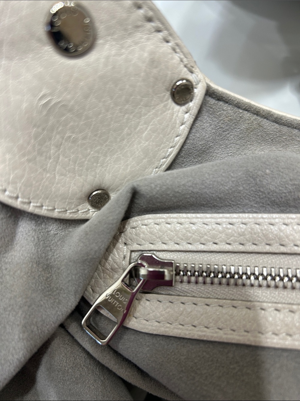 Louis Vuitton Perforated Cream Leather Shoulder Bag with Silver Hardware - Picture 5 of 16